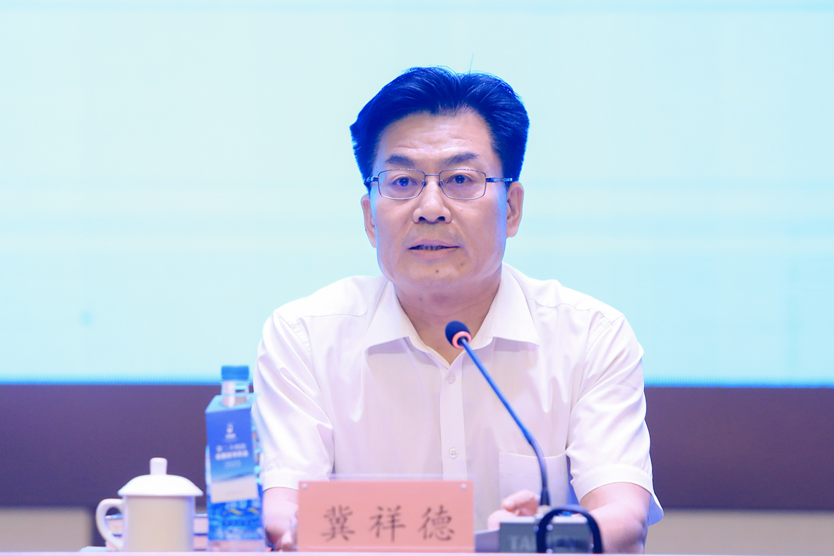 社会科学文献出版社党委书记、社长冀祥德主持领导讲话及颁奖仪式