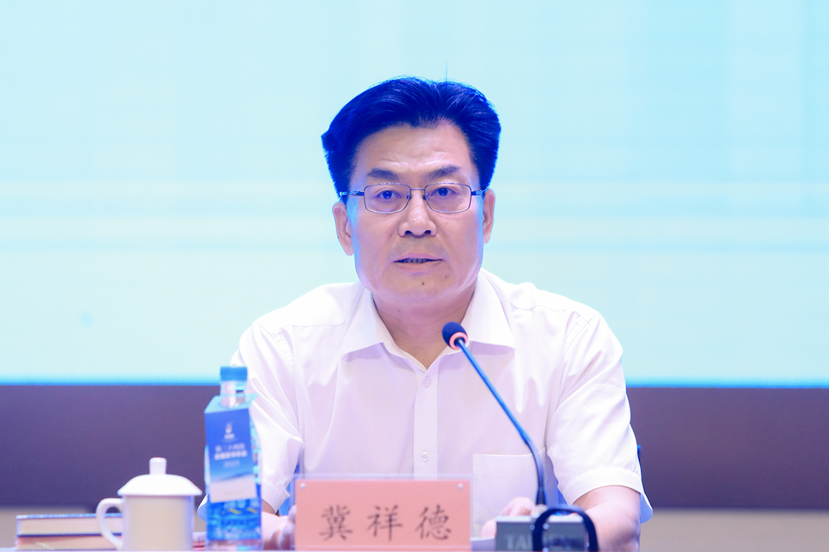 社会科学文献出版社党委书记、社长冀祥德总结发言
